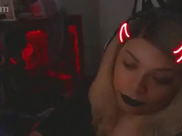 Chaturbate Live Porn of fluffyheartstopper