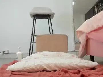 Chaturbate Live Sex Cam of isa_lancaster