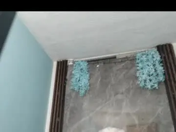 vale_queeny from chaturbate