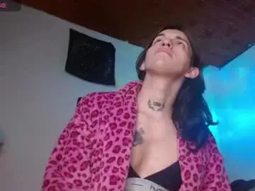 Chaturbate Live Sex Cam of scarlett_crastrawberry
