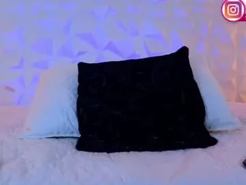 ella_mon from chaturbate