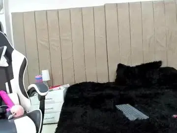 Chaturbate Nude Webcam of valery_slim18