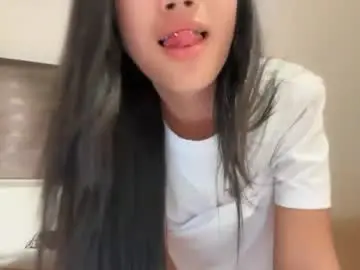 Chaturbate Watch Live Sex Cams of claire_siroksi