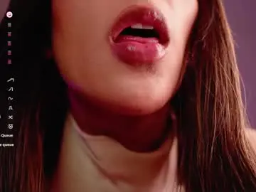 Chaturbate Live Sex Cam of samara_gray