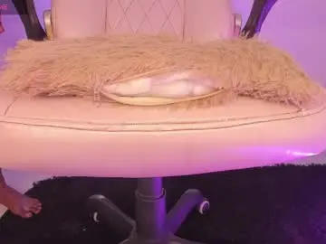 Chaturbate Free Live Porn of mia_royal