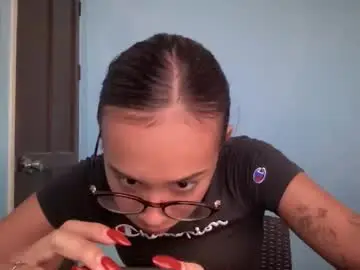 scarlett_sexyyxx from chaturbate