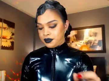 Chaturbate Live Sex Cam of urmajestytyra