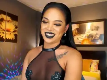 Chaturbate Live Sex Cam of urmajestytyra