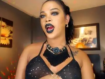 Chaturbate Adult Video Chat of urmajestytyra