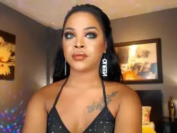 Chaturbate Live Sex Cam of urmajestytyra