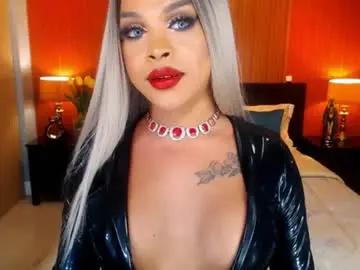 Chaturbate Watch Live Sex Cams of urmajestytyra