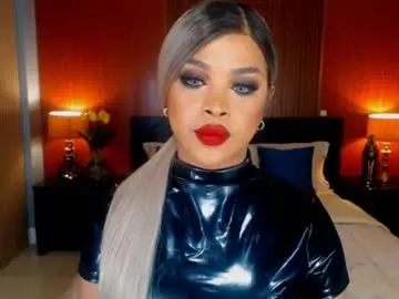Chaturbate Live Sex Cam of urmajestytyra