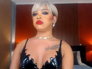 Chaturbate Live Sex Cam of urmajestytyra