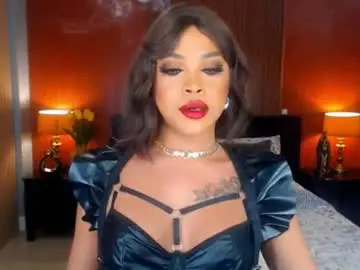 Chaturbate Live Sex Cam of urmajestytyra