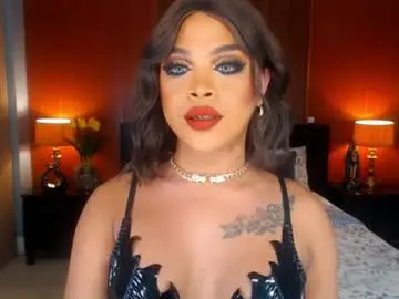 Chaturbate Live Sex Cam of urmajestytyra