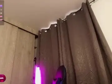Chaturbate Live Sex Cam of adelineefoxxx