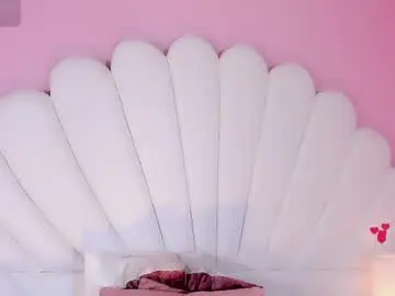angeles_bust from chaturbate