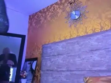 Chaturbate Live Sex Cam of alishaa_nixx