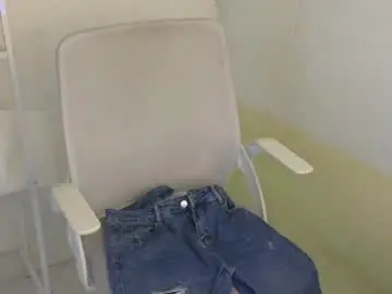 Chaturbate Free Live Porn of averageuncut1