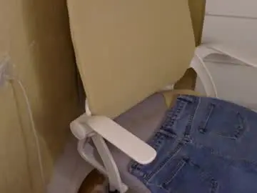 Chaturbate Free Porn Cam of averageuncut1