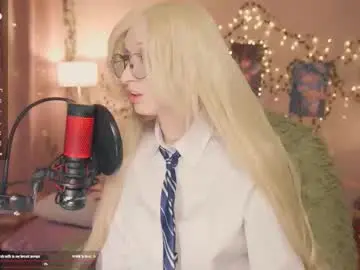 koshkasenpai from chaturbate