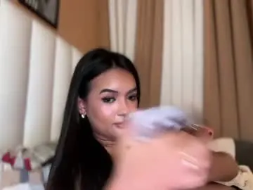 Chaturbate Live Sex Cam of yummyrenalyn