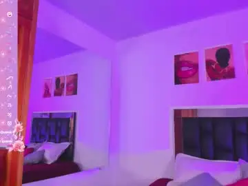 Chaturbate Adult Video Chat of isabella_moon9