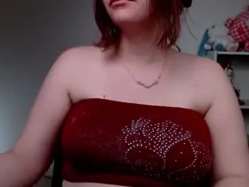 Chaturbate Live Sex Cam of krystalsyxx