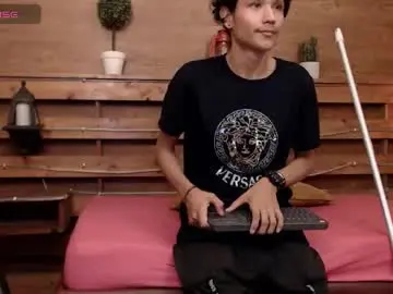 Chaturbate Nude Webcam of andy_staar18