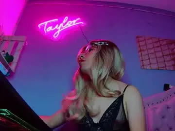 Chaturbate Nude Webcam of taylor_cum_hot