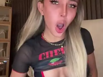 Chaturbate Live Sex Cam of yourlovingpearlita1000