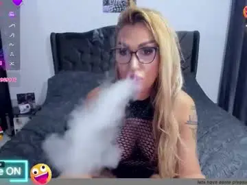 Chaturbate Live Sex of golddivine00