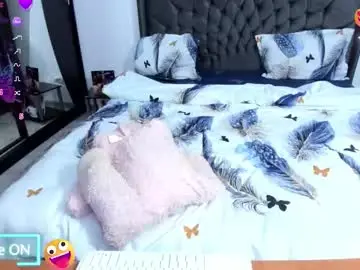 Chaturbate Live Sex Cam of golddivine00