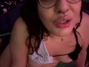 Chaturbate Adult Video Chat of rattlesnakebitch