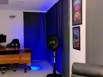 Chaturbate Watch Live Sex Cams of tom_affleck