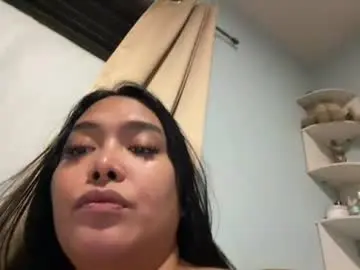 zoeytanyag427 from chaturbate