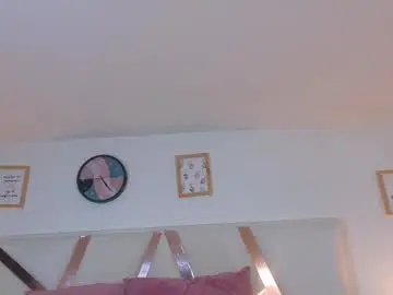 Chaturbate Live Sex Cam of lauraagomezz__