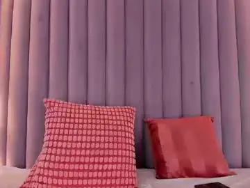 Chaturbate Best live sex cam show of lauraagomezz__