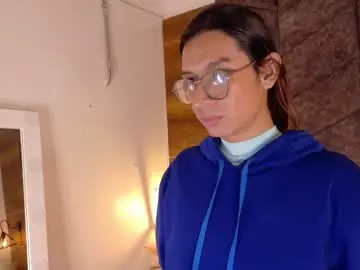 Chaturbate Live Sex Cam of lauraagomezz__