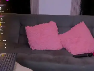 Chaturbate Live Sex Cam of caroline_foster1