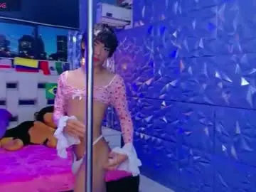 Chaturbate Live Sex Cam of isaacnova