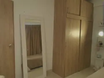 Chaturbate Live Sex Cam of cammile_cole