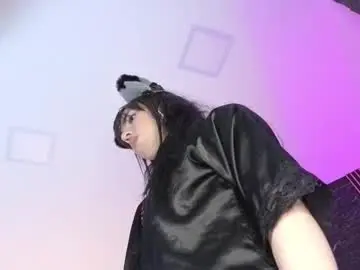 Chaturbate Live Sex Cam of diosaa_golden