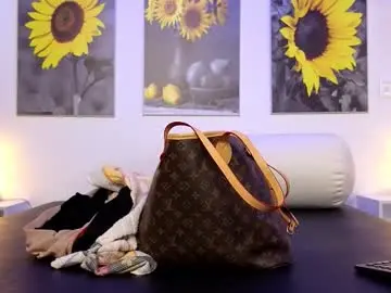 kata_lhella from chaturbate