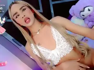 Chaturbate Sex Cam of alahia_daboin