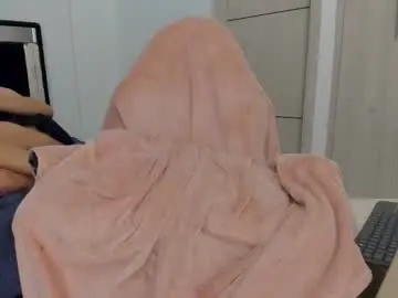 Chaturbate Live Sex Cam of carla_jenner2