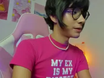 Chaturbate Best live sex cam show of madeline_21