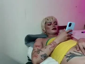 Chaturbate Live Sex Cam of sexyhotbabe18