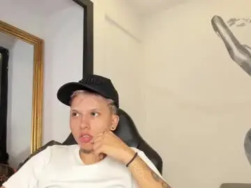 Chaturbate Free Live Porn of alanred_