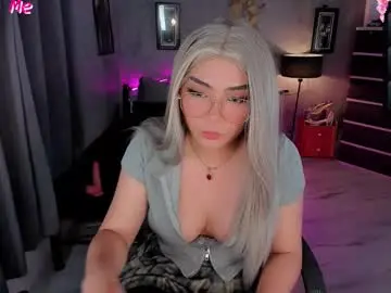 Chaturbate Live Sex Cam of mhia_devil